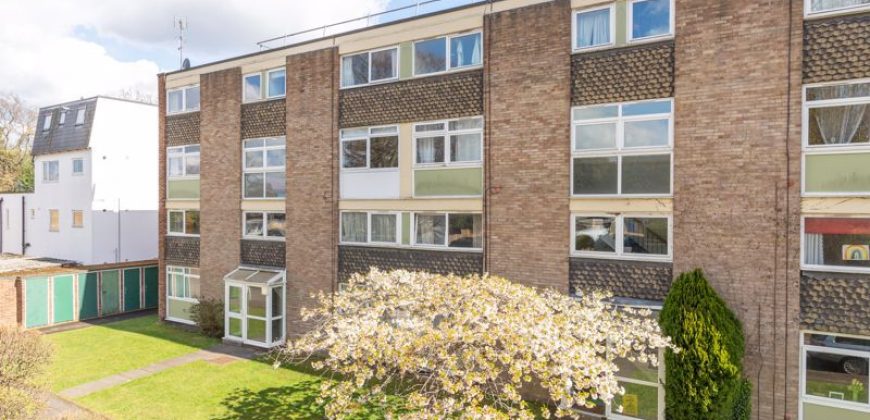 St Vincent Rd, Walton-on-Thames