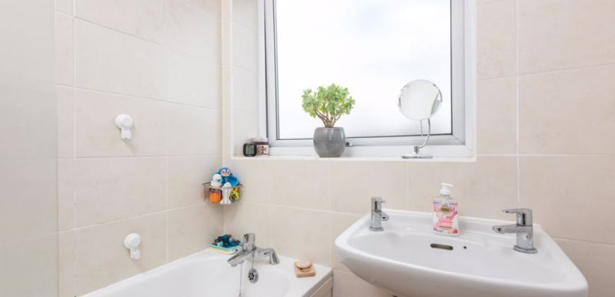 St Vincent Rd, Walton-on-Thames