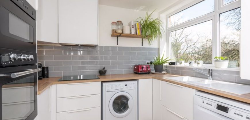 St Vincent Rd, Walton-on-Thames