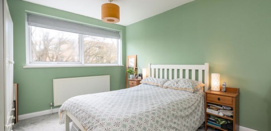 St Vincent Rd, Walton-on-Thames