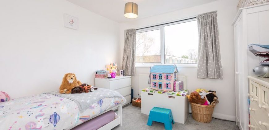 St Vincent Rd, Walton-on-Thames